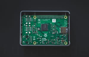 Raspberry Pi 4: Alternatives to the Raspberry and setup with Armbian and Docker.